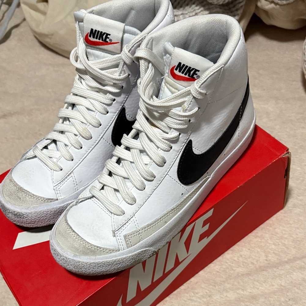 Nike White and Black trail blazer Sneakers